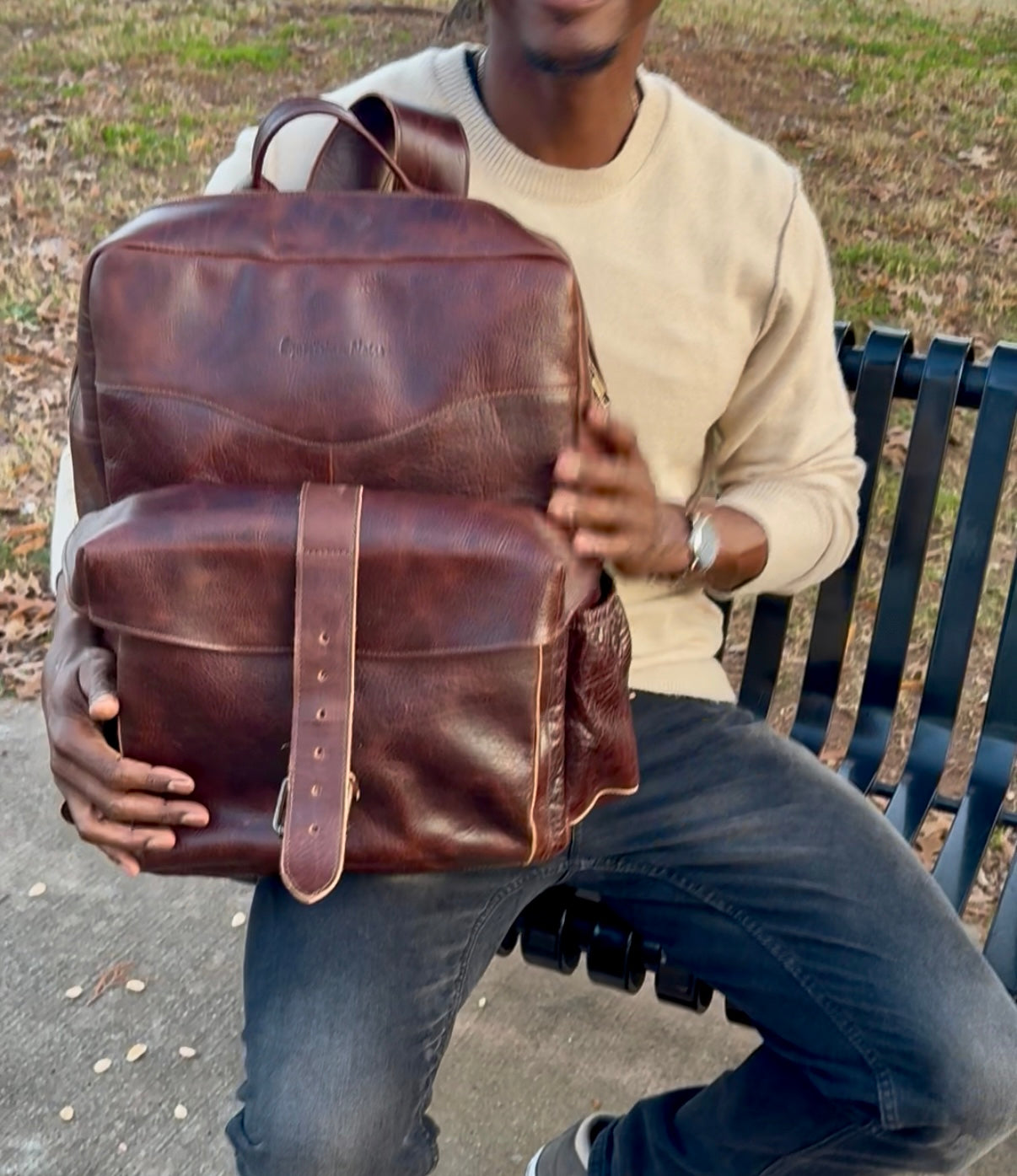 ⏰🔥[Buy 1 Get 1 Free] The ultimate everyday bag , Crafted from 100% full-grain leather, it’s durable and strong, specifically designed to stand up to everyday use and abuse.