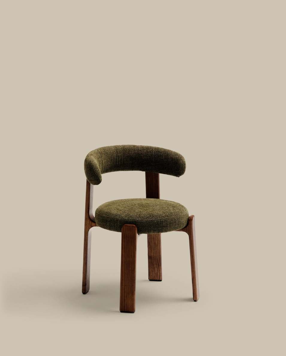 Granite chair in green chenille and with solid ash wood in a walnut finish FSC 100%