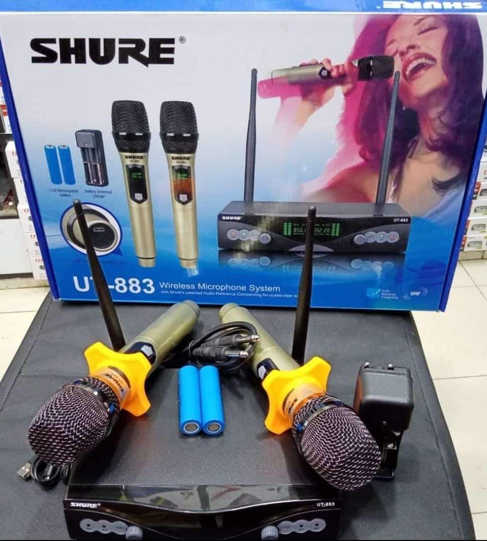 Take your sound quality to the next level with OUR pro-grade 2 IN 1 SHURE UT 883 wireless microphone，This Is a UHF Wireless Microphone With a Rechargeable Battery 🔋, No Need To Be Changing Batteries Every Time