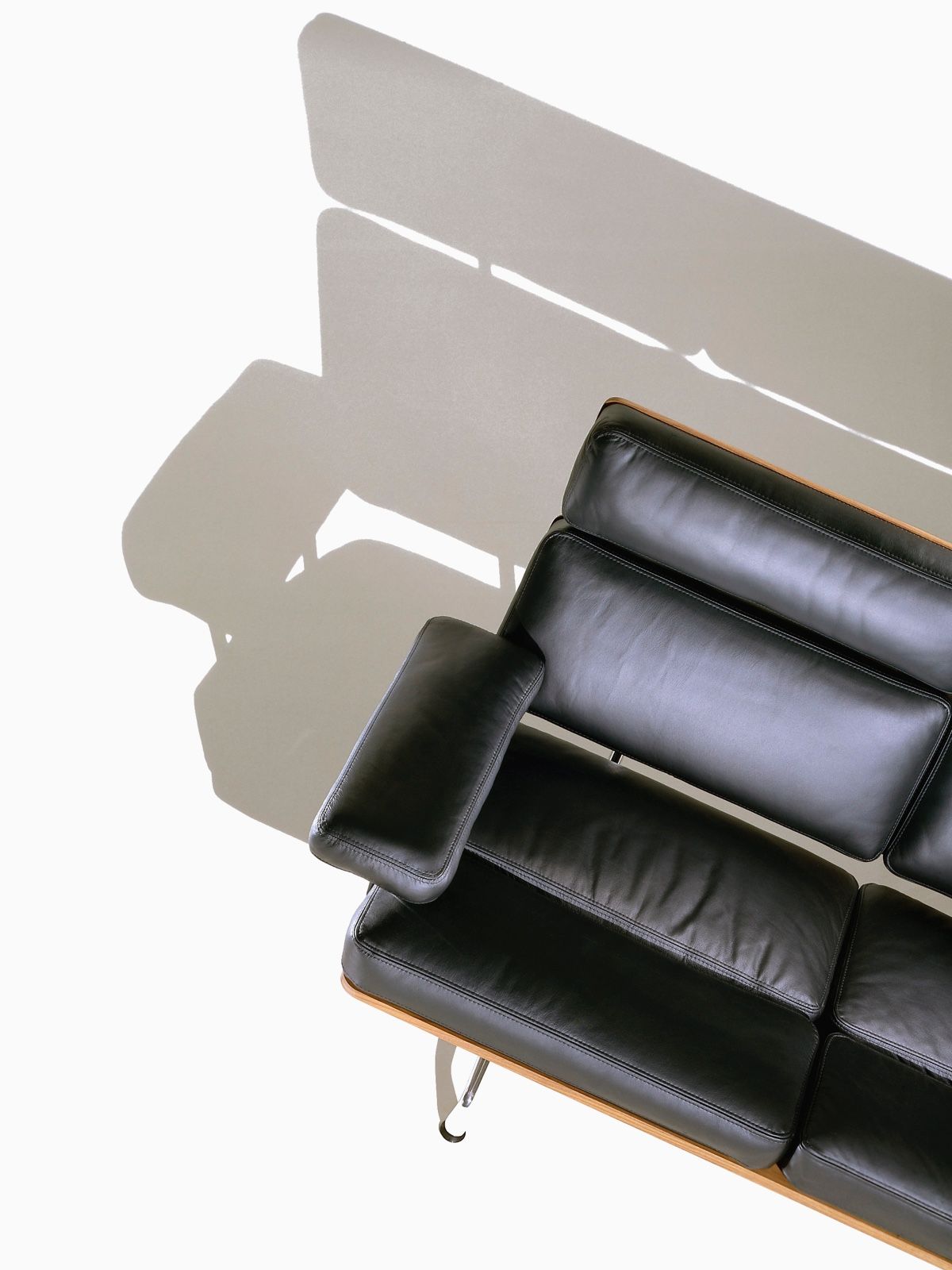 Eames Sofa ES108