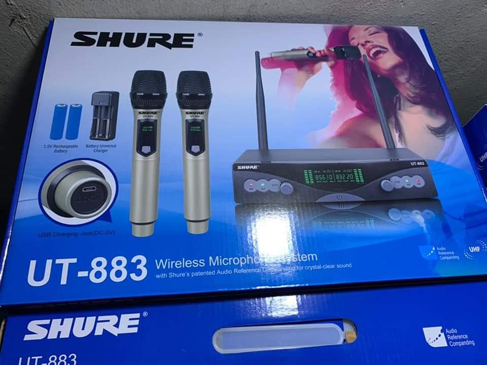 Take your sound quality to the next level with OUR pro-grade 2 IN 1 SHURE UT 883 wireless microphone，This Is a UHF Wireless Microphone With a Rechargeable Battery 🔋, No Need To Be Changing Batteries Every Time