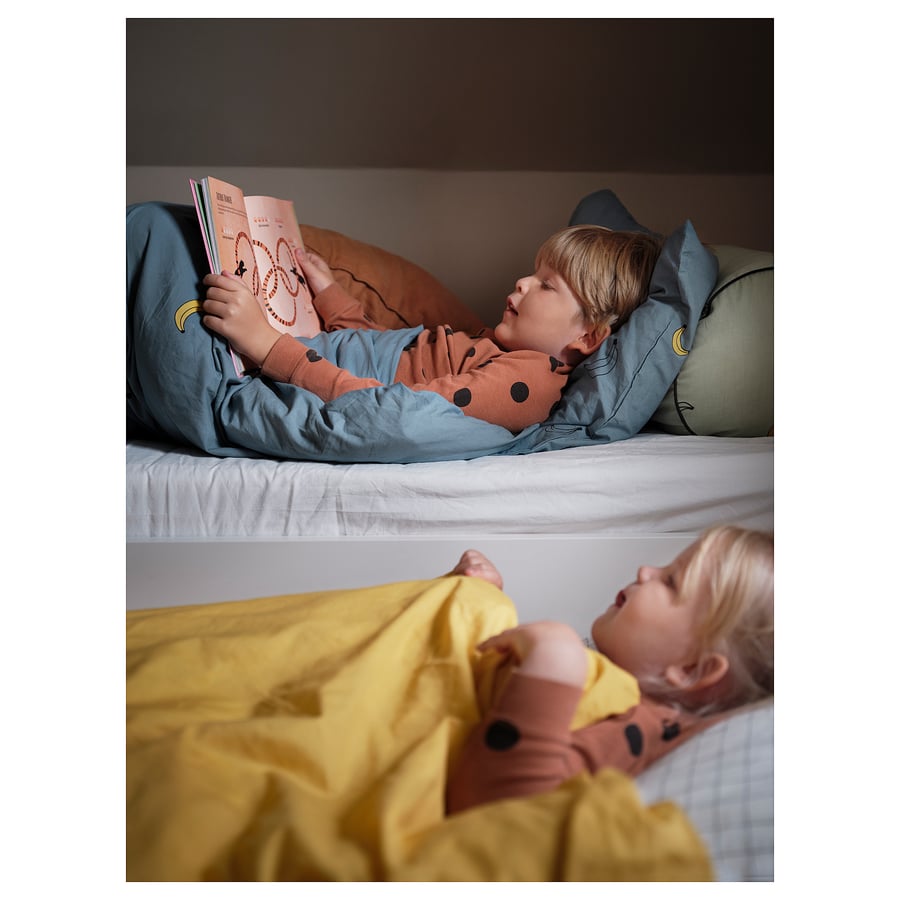 🔥 It can feel scary sleeping alone. Under this bed frame there is an extra bed and 2 drawers for the duvet and pillow. Perfect for siblings who share a room, friends or when it's time for a bedtime story.