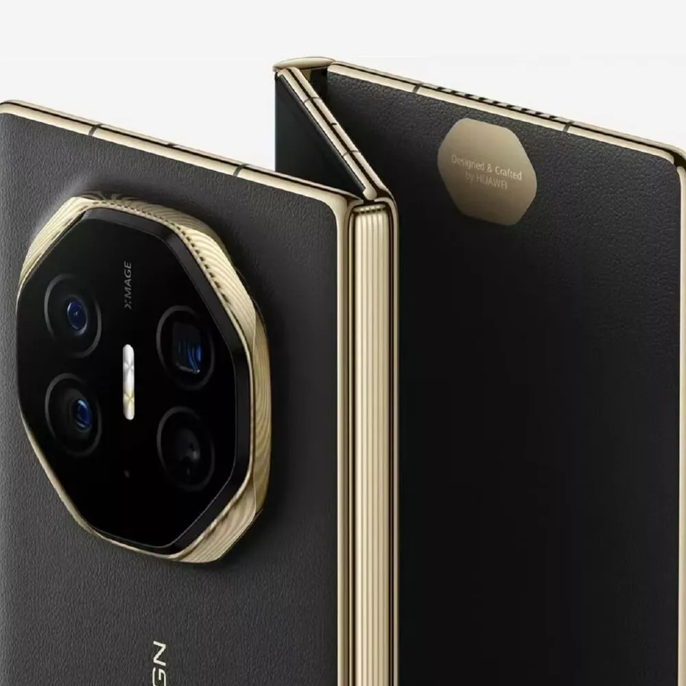 🔥Last Day Limited To 56 Units Only GH₵ 408📱Huawei Mate XT Tri-fold Screen Smartphone