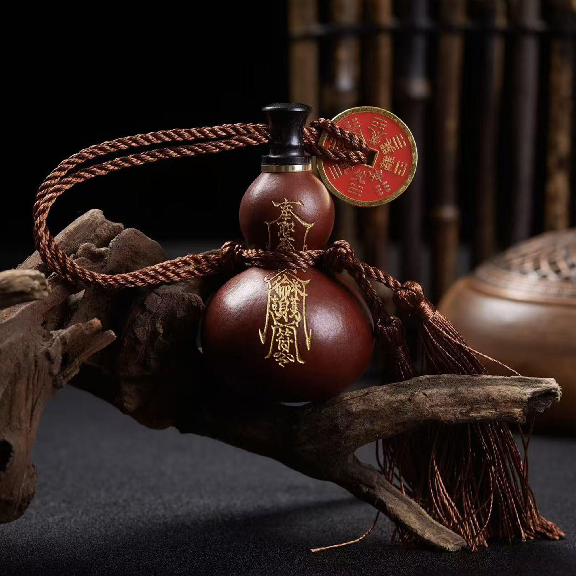 A small gourd holding a world within