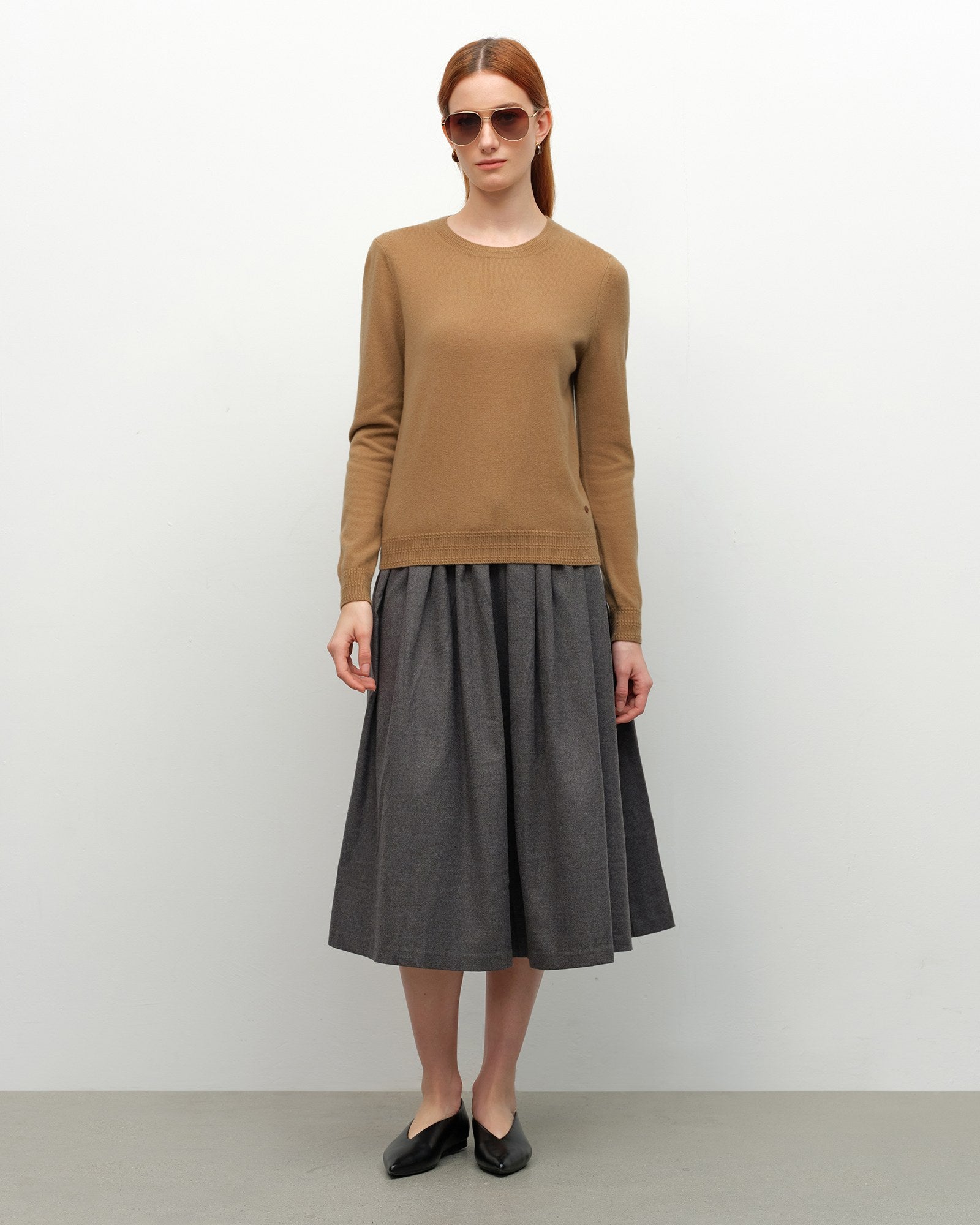 Classic Women's Cashmere Crewneck Sweater