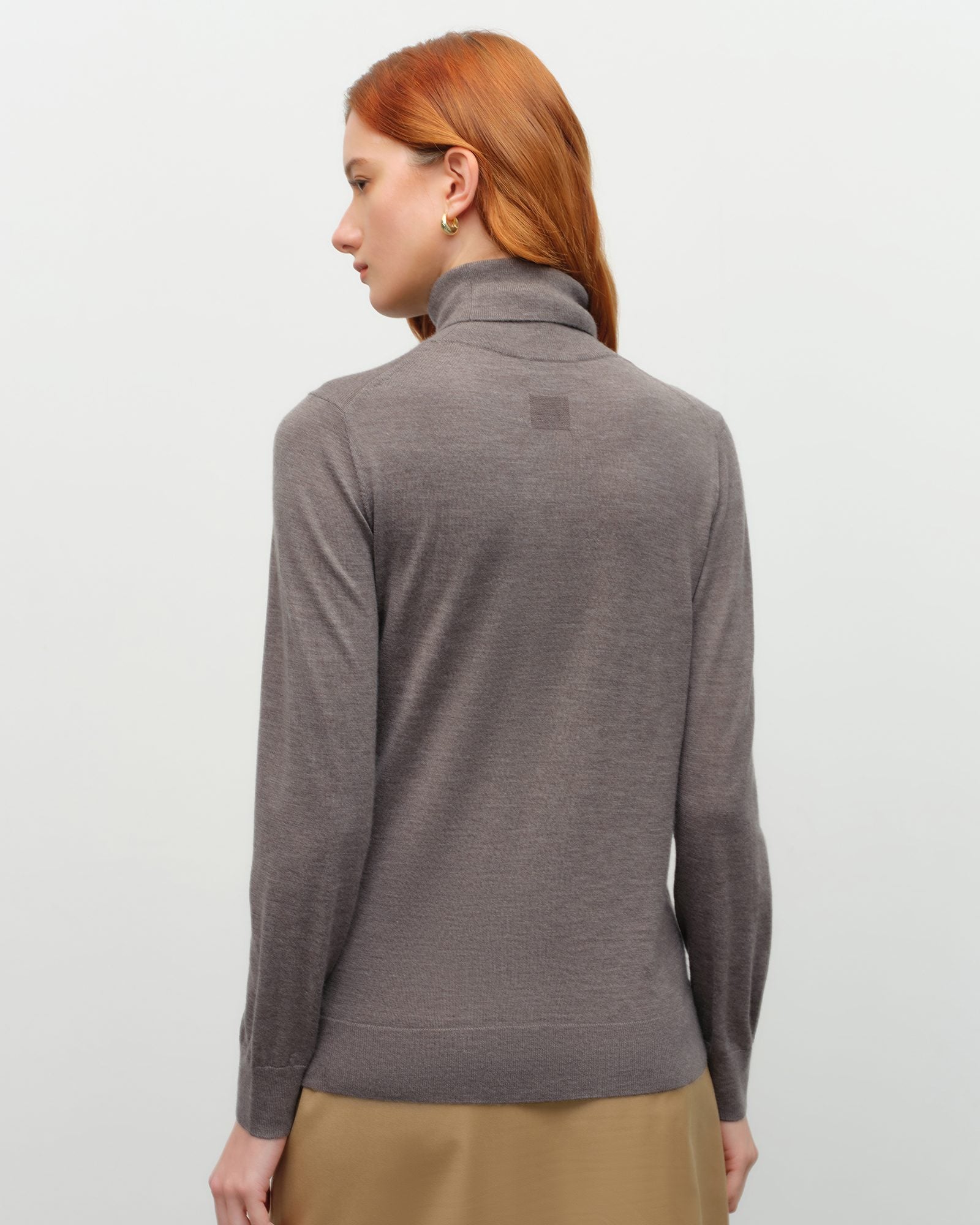 Lightweight Cashmere Turtleneck Sweater
