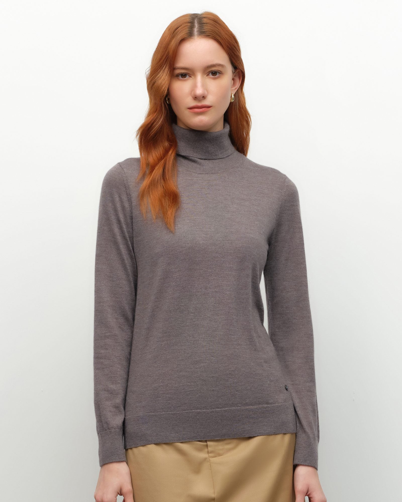Lightweight Cashmere Turtleneck Sweater