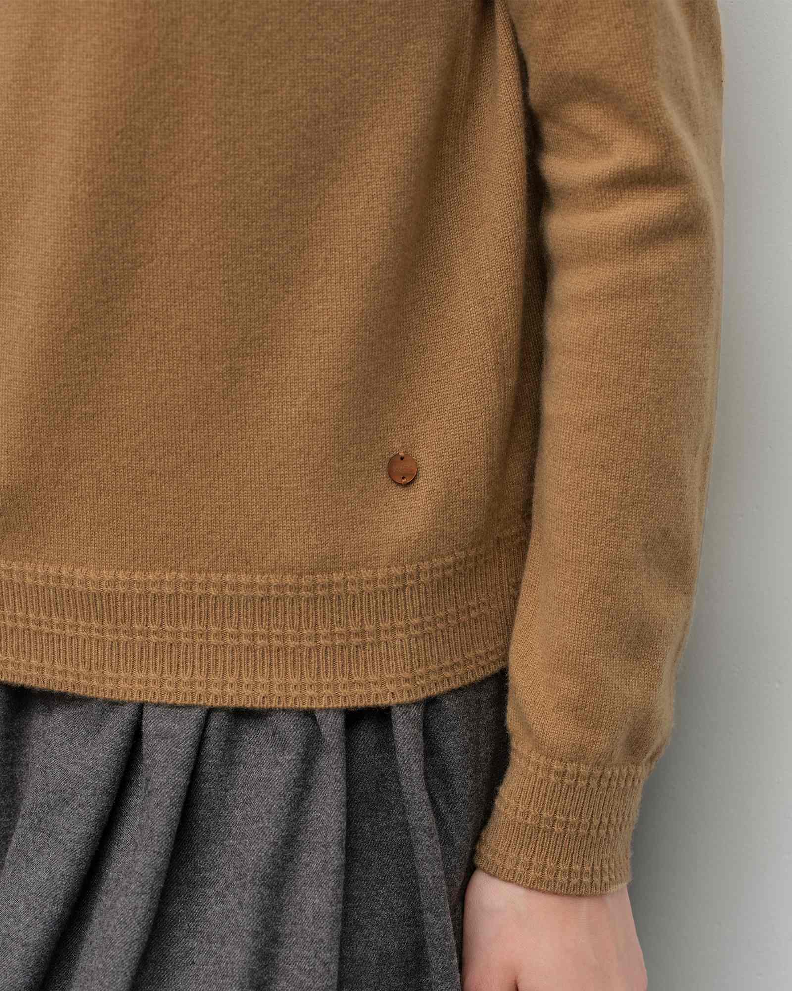 Classic Women's Cashmere Crewneck Sweater